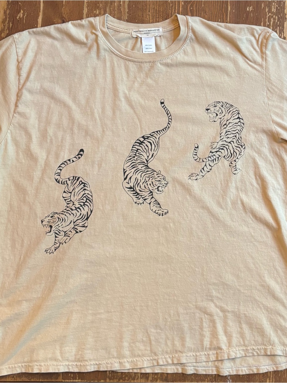 Urban outfitters project social T 3 tigers tshirt. Small